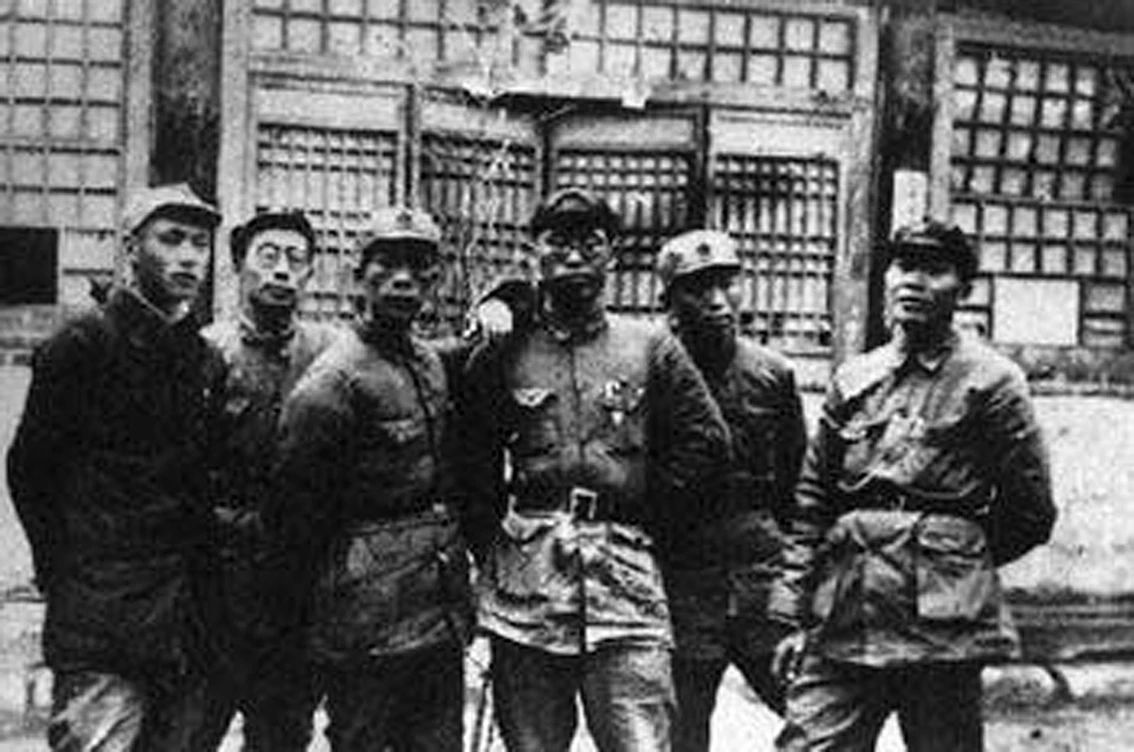 羅榮桓：唯一政工出身的元帥，山東敵后戰(zhàn)場(chǎng)獨(dú)當(dāng)一面，溘然長(zhǎng)逝毛主席悲書(shū)“國(guó)有疑難可問(wèn)誰(shuí)”(圖4)