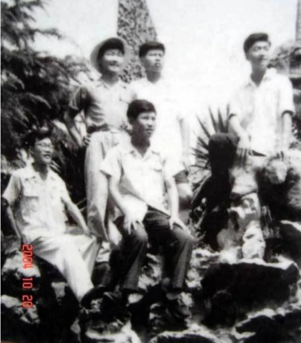60年前，21歲的胡錦濤寫了一篇文章，致敬毛主席，刊登在《人民日報》！(圖3)