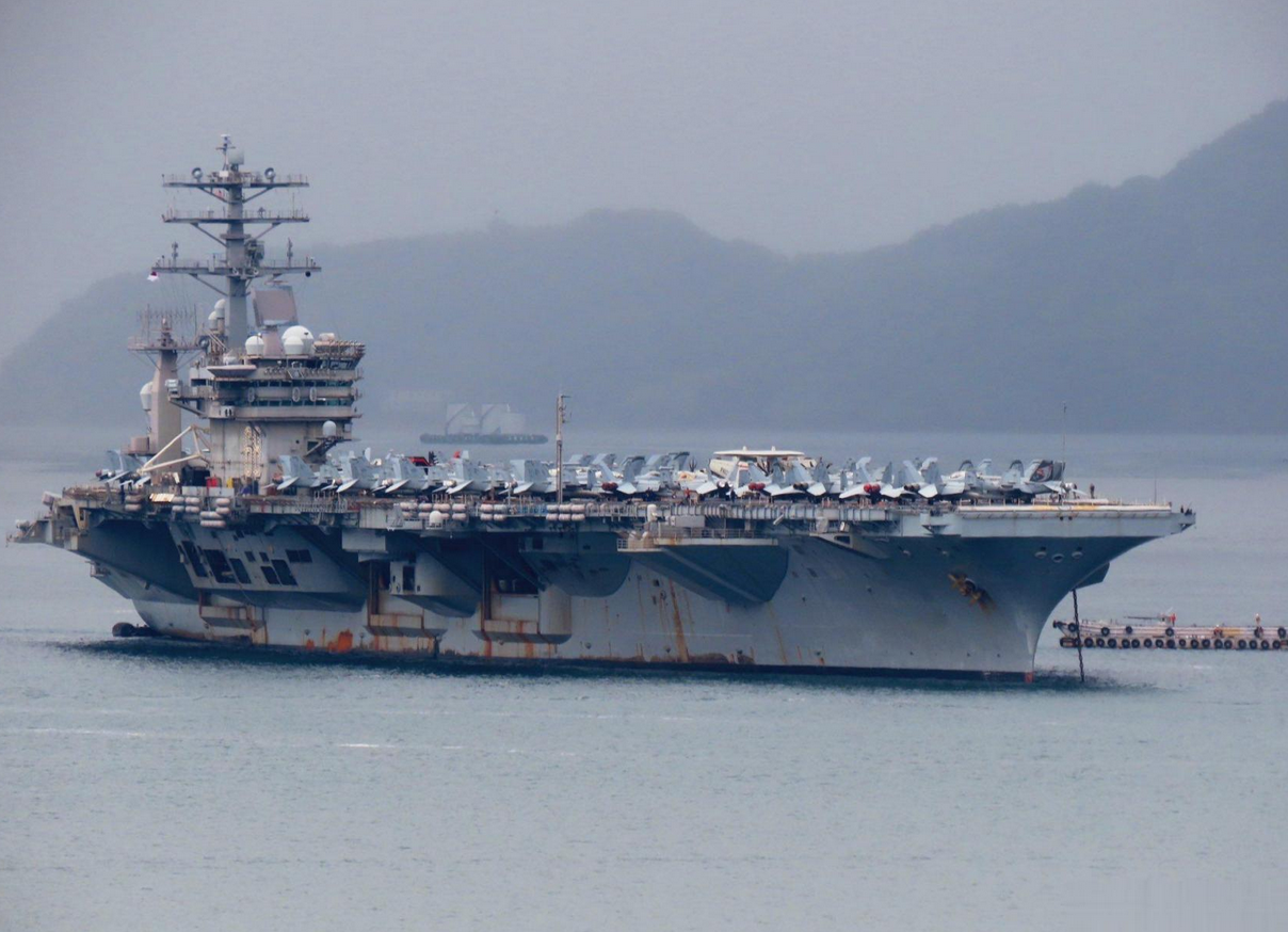 美軍“尼米茲”號(hào)航母明年將進(jìn)入退役流程(圖2) 美軍“尼米茲”號(hào)航母明年將進(jìn)入退役流程(圖2)