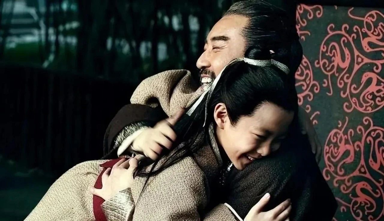 “爹”和“爸”有何區(qū)別？把兩字拆開才明白，怪不得古人稱父親為爹爹！(圖1)