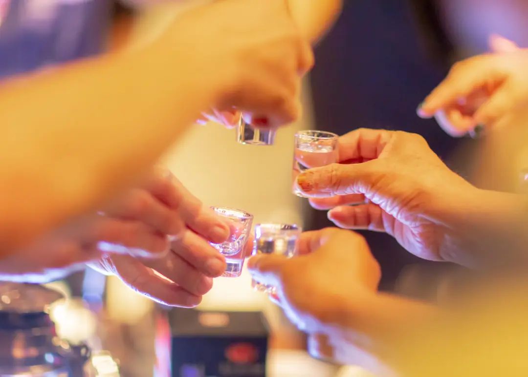 三伏天喝白酒有哪些禁忌？(圖2)