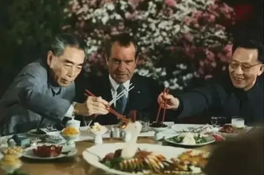 周恩來一生中最著名的一首詩，僅僅4句， 壯志沖天，激勵無數后人(圖6)
