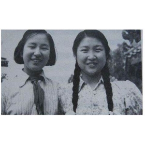 李訥是江青生的，李敏是賀子珍生的，平日里姐妹倆的關(guān)系怎么樣？