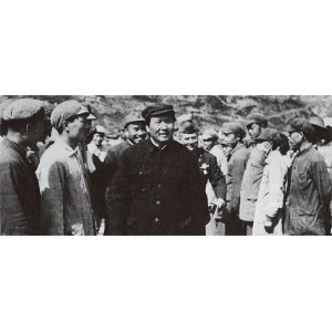 潛伏在主席身邊的特務(wù)，因一根煙而暴露身份，主席：他有問(wèn)題！
