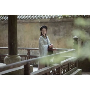 始于初見(jiàn)，終于白頭