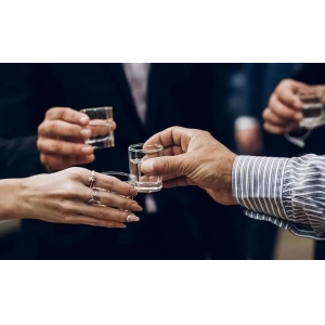 酒后真言：酒本無錯，君子有度！