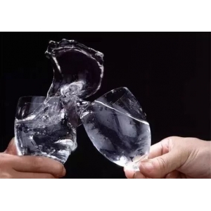 人們喝酒時(shí)為什么要干杯呢？